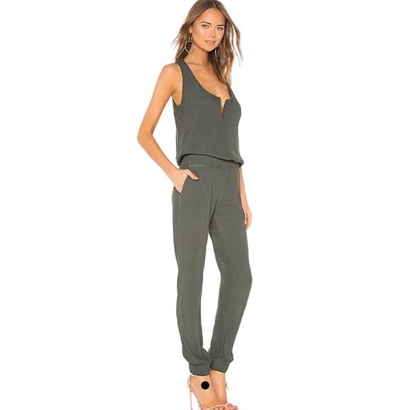 Monrow olive green Crepe Jumpsuit in Camo size xsmall - Picture 3 of 10